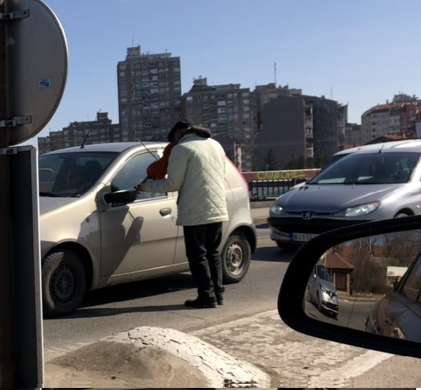 Улични свирач, фото: М.М. портал ,,Нишке новине''