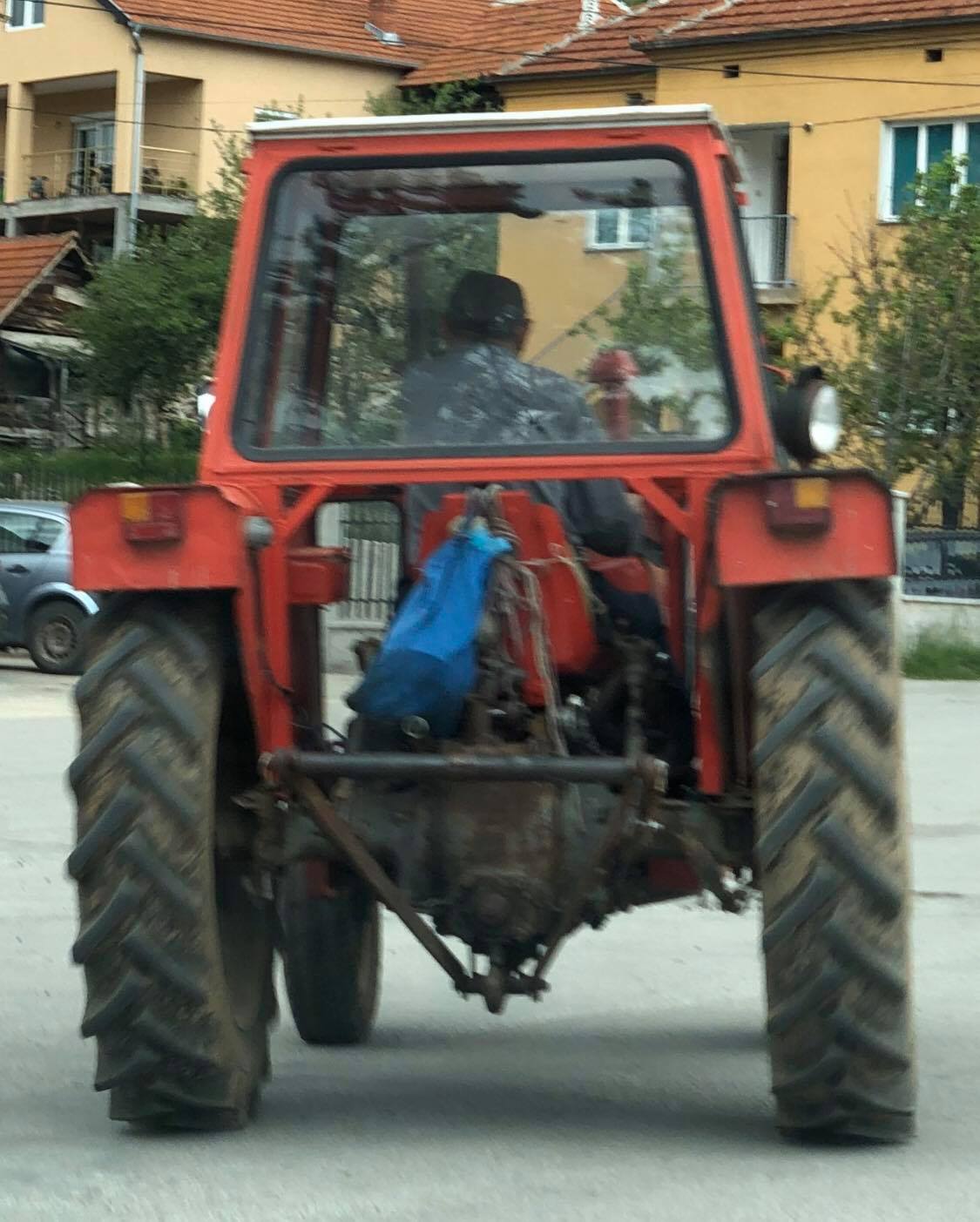Трактор, фото: Нишке новине, архива