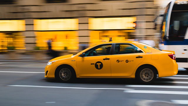 Taksi vozilo, ilustracija, foto: Kai Pilger, preuzeto: pixabay.com