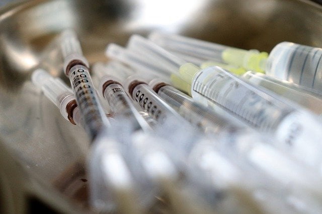 Vakcine, foto: Vesna Harni, Piksabej