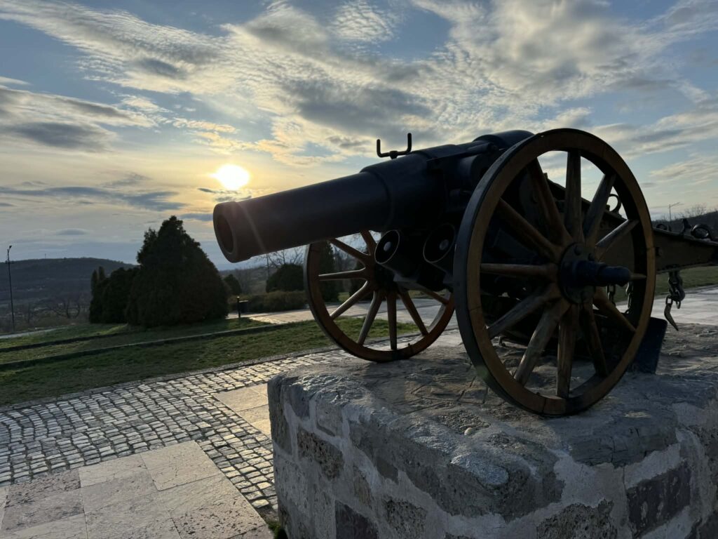 Topovi na Čegru, Niš, foto: Niške novine 